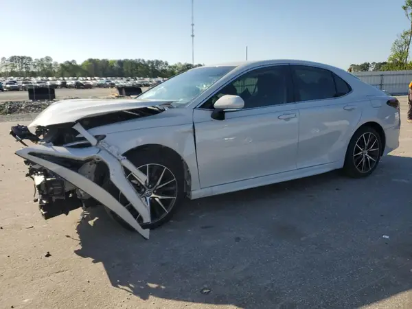 4T1G11AK1RU261933 2024 TOYOTA CAMRY - Image 1