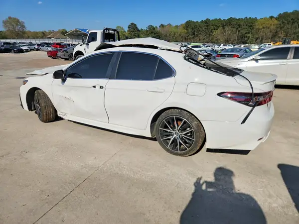 4T1G11AK1RU262516 2024 TOYOTA CAMRY - Image 2