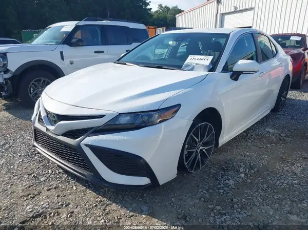 4T1G11AK1RU877213 2024 TOYOTA CAMRY - Image 2