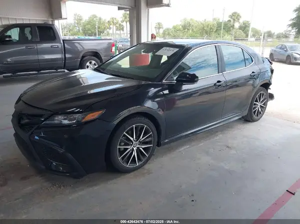 4T1G11AK1RU879415 2024 TOYOTA CAMRY - Image 2