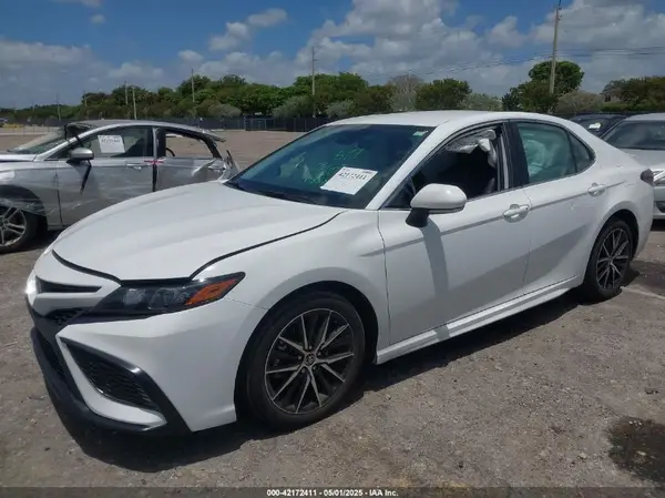 4T1G11AK1RU888888 2024 TOYOTA CAMRY - Image 2