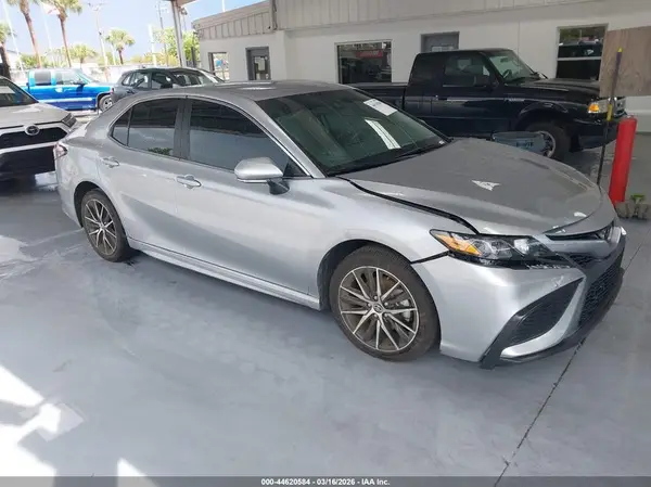 4T1G11AK1RU894531 2024 TOYOTA CAMRY - Image 1