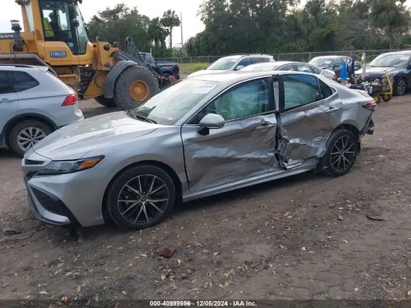 4T1G11AK1RU894819 2024 TOYOTA CAMRY - Image 2