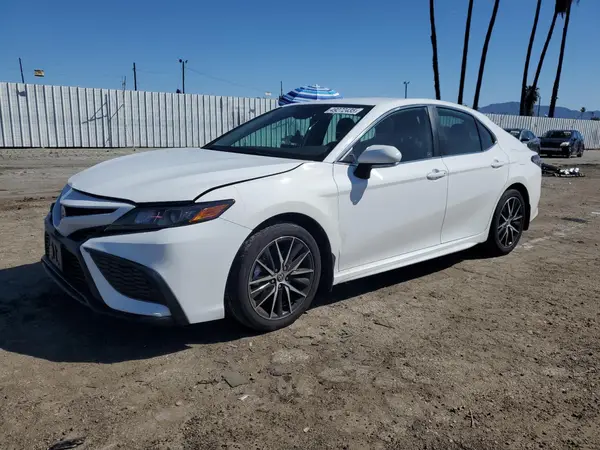 4T1G11AK1RU911313 2024 TOYOTA CAMRY - Image 1