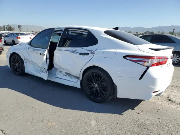 4T1G11AK2LU304571 2020 TOYOTA CAMRY - Image 2