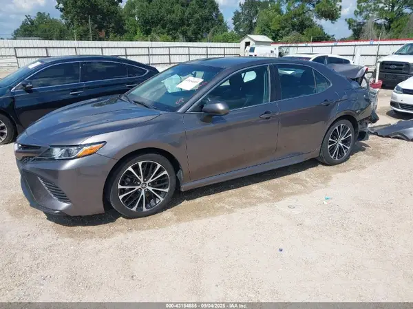 4T1G11AK2LU305929 2020 TOYOTA CAMRY - Image 2