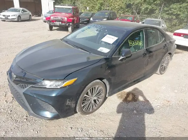 4T1G11AK2LU306501 2020 TOYOTA CAMRY - Image 2