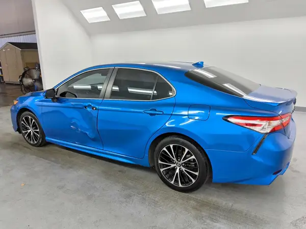 4T1G11AK2LU309477 2020 TOYOTA CAMRY - Image 2