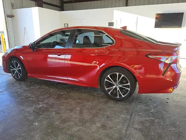 4T1G11AK2LU320592 2020 TOYOTA CAMRY - Image 2