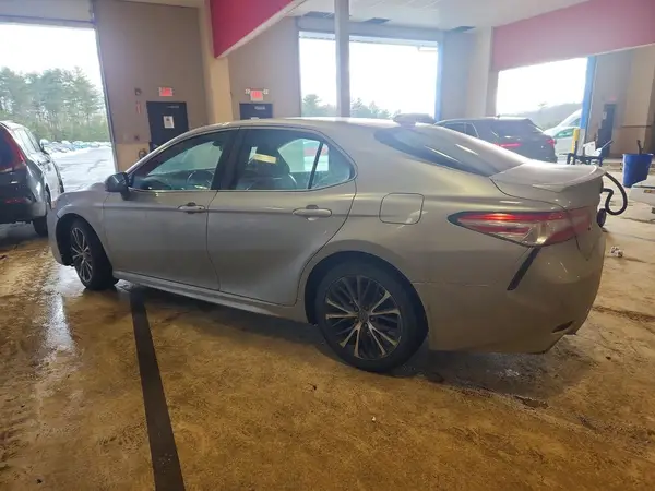 4T1G11AK2LU327574 2020 TOYOTA CAMRY - Image 2