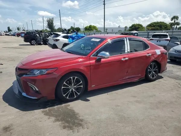 4T1G11AK2LU328904 2020 TOYOTA CAMRY - Image 1