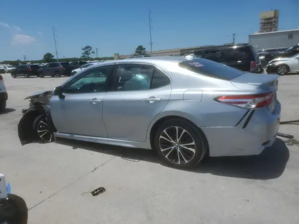 4T1G11AK2LU330734 2020 TOYOTA CAMRY - Image 2