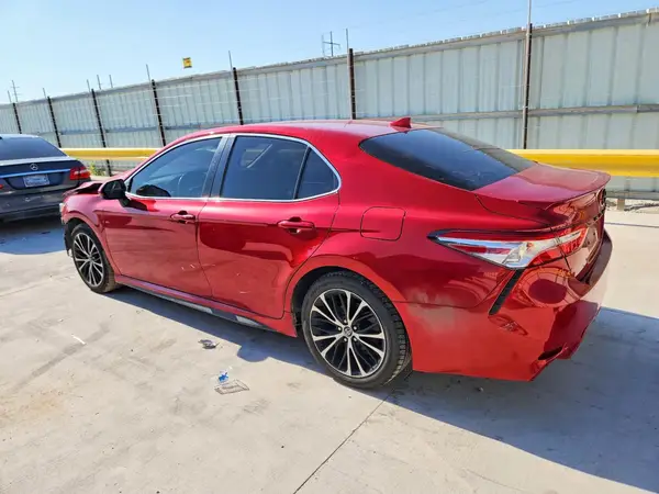 4T1G11AK2LU330958 2020 TOYOTA CAMRY - Image 2