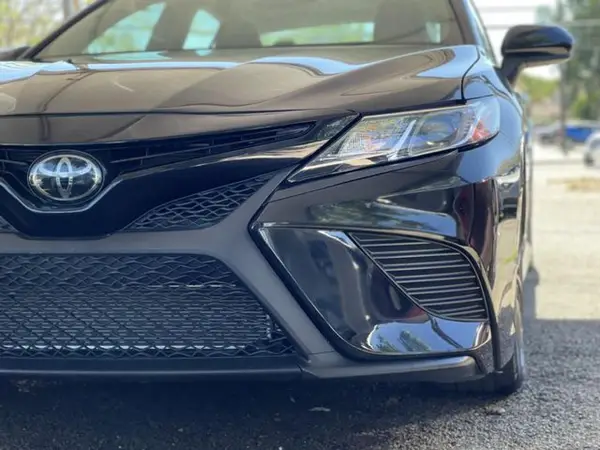 4T1G11AK2LU334654 2020 TOYOTA CAMRY - Image 1