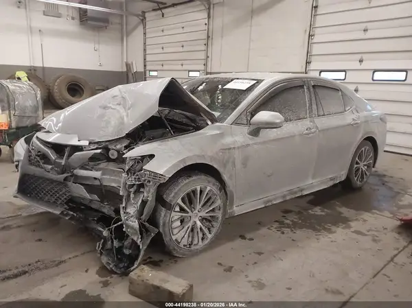 4T1G11AK2LU343032 2020 TOYOTA CAMRY - Image 2