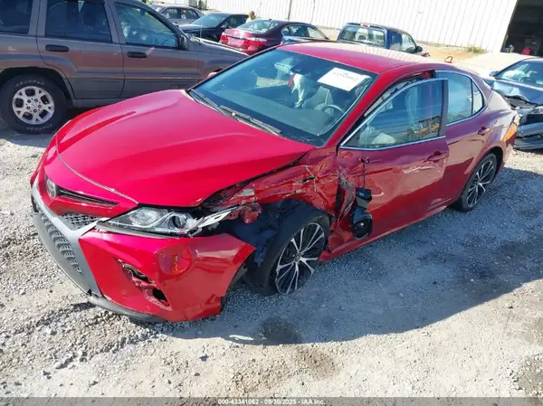 4T1G11AK2LU346061 2020 TOYOTA CAMRY - Image 2