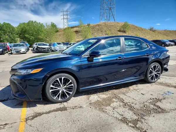 4T1G11AK2LU352801 2020 TOYOTA CAMRY - Image 1