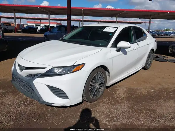 4T1G11AK2LU352975 2020 TOYOTA CAMRY - Image 2