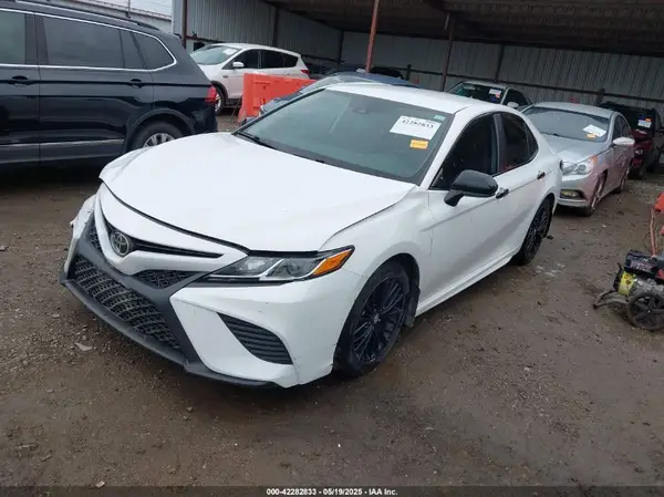 4T1G11AK2LU354922 2020 TOYOTA CAMRY - Image 2