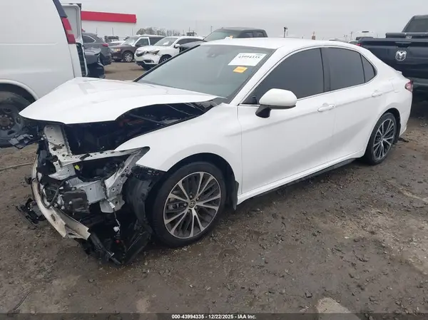 4T1G11AK2LU357044 2020 TOYOTA CAMRY - Image 2