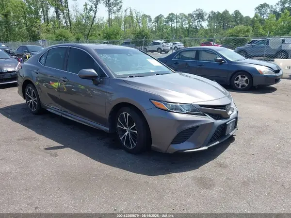 4T1G11AK2LU359246 2020 TOYOTA CAMRY - Image 1