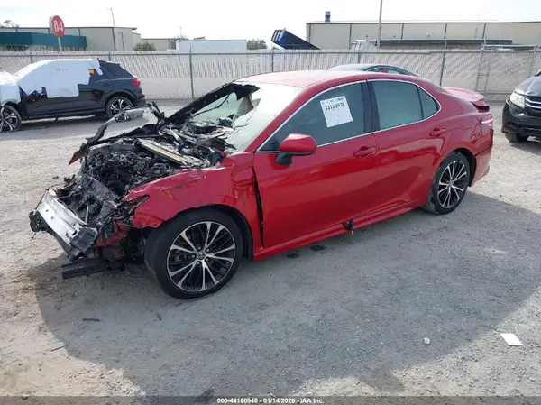 4T1G11AK2LU360235 2020 TOYOTA CAMRY - Image 2