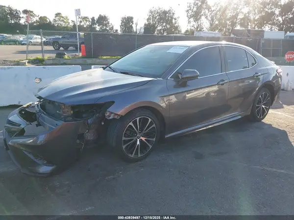 4T1G11AK2LU361692 2020 TOYOTA CAMRY - Image 2