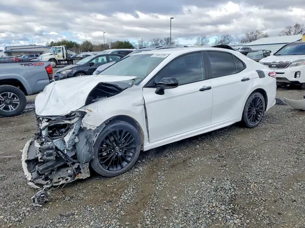 4T1G11AK2LU362311 2020 TOYOTA CAMRY - Image 1