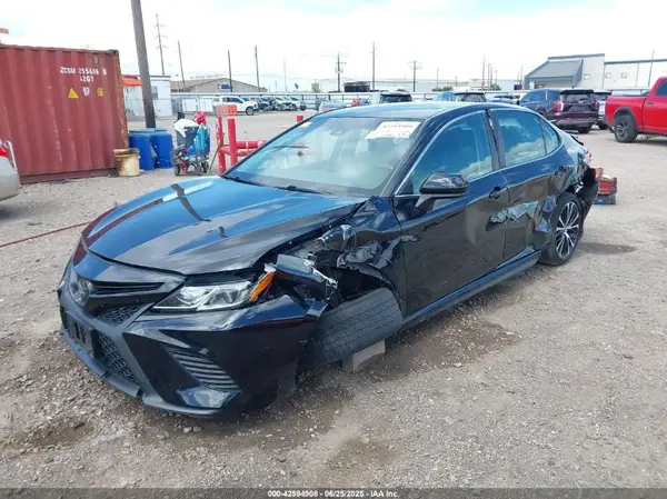 4T1G11AK2LU366701 2020 TOYOTA CAMRY - Image 2