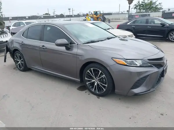 4T1G11AK2LU375852 2020 TOYOTA CAMRY - Image 1
