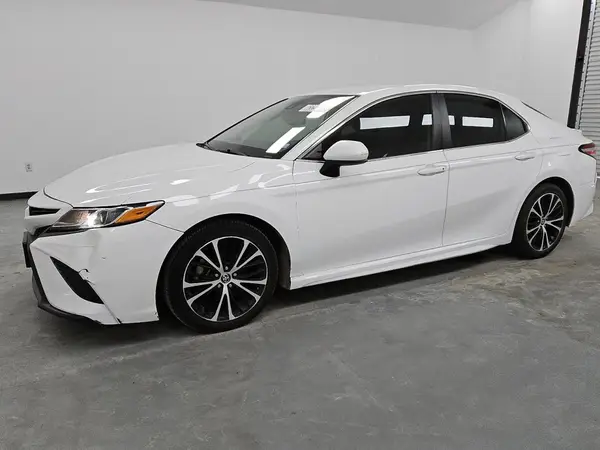 4T1G11AK2LU393090 2020 TOYOTA CAMRY - Image 1