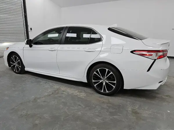 4T1G11AK2LU393090 2020 TOYOTA CAMRY - Image 2