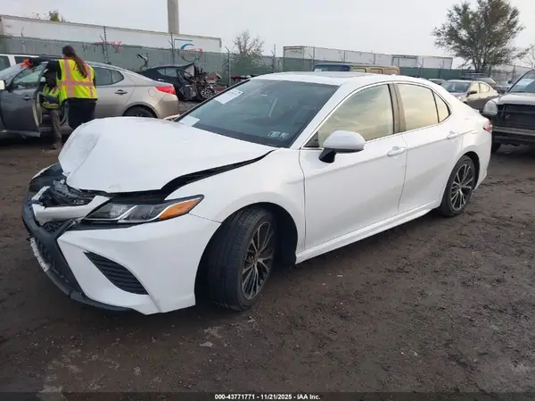 4T1G11AK2LU393378 2020 TOYOTA CAMRY - Image 2