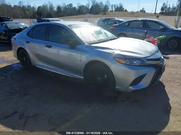 4T1G11AK2LU398256 2020 TOYOTA CAMRY - Image 1