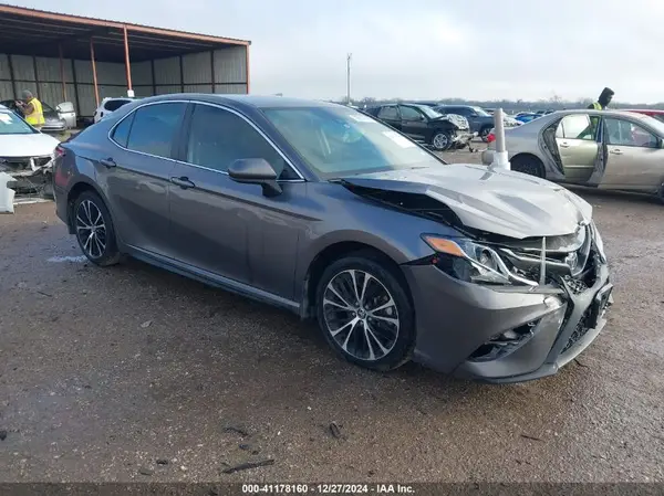 4T1G11AK2LU400765 2020 TOYOTA CAMRY - Image 1