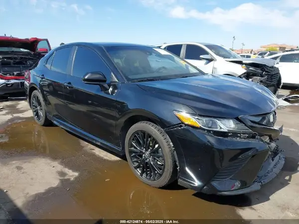 4T1G11AK2LU401673 2020 TOYOTA CAMRY - Image 1