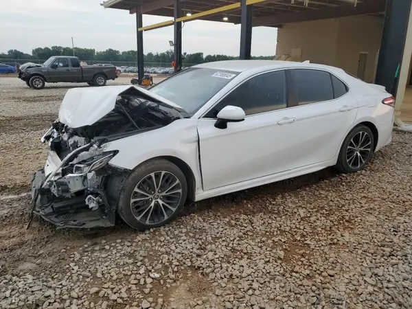 4T1G11AK2LU501207 2020 TOYOTA CAMRY - Image 1
