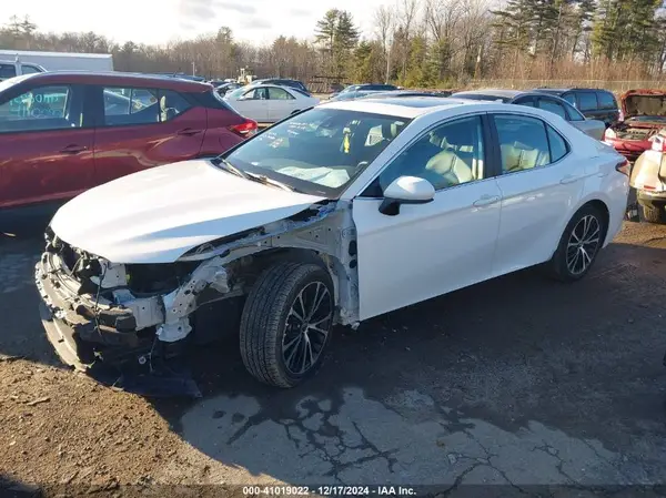 4T1G11AK2LU502101 2020 TOYOTA CAMRY - Image 2