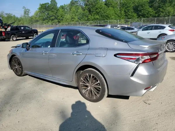 4T1G11AK2LU502857 2020 TOYOTA CAMRY - Image 2