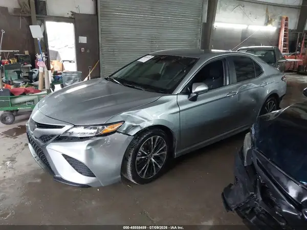 4T1G11AK2LU505564 2020 TOYOTA CAMRY - Image 2