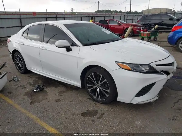 4T1G11AK2LU893508 2020 TOYOTA CAMRY - Image 1
