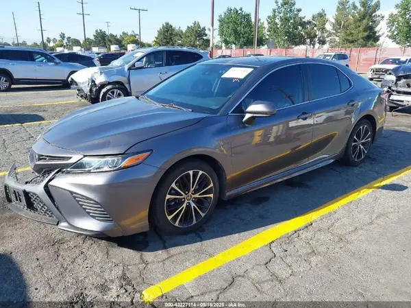4T1G11AK2LU895503 2020 TOYOTA CAMRY - Image 2