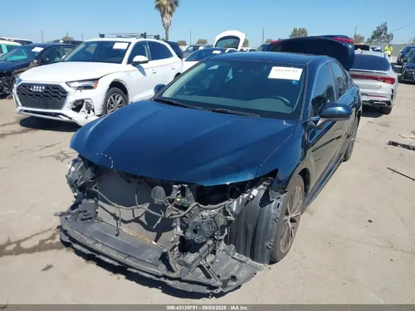 4T1G11AK2LU901607 2020 TOYOTA CAMRY - Image 2