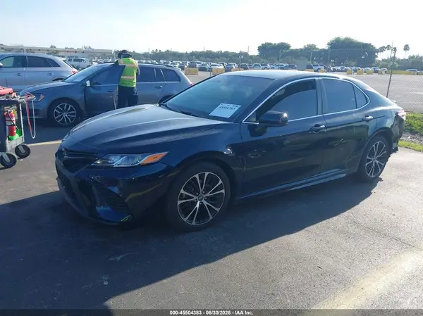 4T1G11AK2LU923963 2020 TOYOTA CAMRY - Image 2