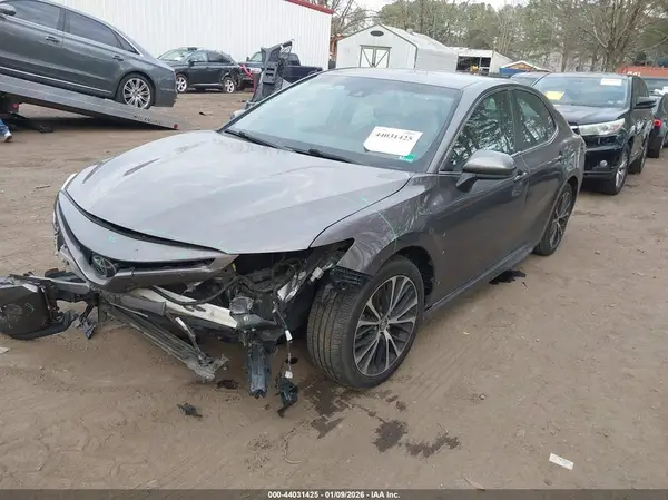 4T1G11AK2LU925907 2020 TOYOTA CAMRY - Image 2