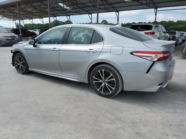 4T1G11AK2LU943100 2020 TOYOTA CAMRY - Image 2