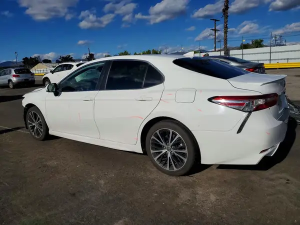 4T1G11AK2LU950225 2020 TOYOTA CAMRY - Image 2