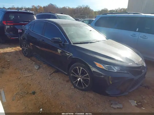 4T1G11AK2LU952685 2020 TOYOTA CAMRY - Image 1