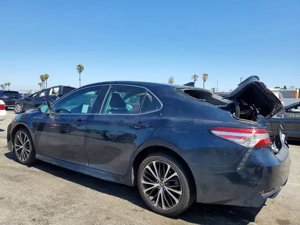 4T1G11AK2LU969910 2020 TOYOTA CAMRY - Image 2