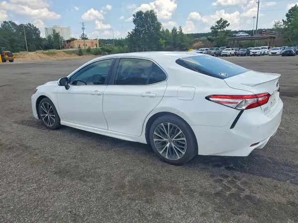 4T1G11AK2LU972421 2020 TOYOTA CAMRY - Image 2